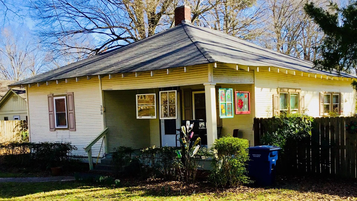 Sardis Cottage | Game day availability! Oxford , Sardis lake 1 mile off I-55