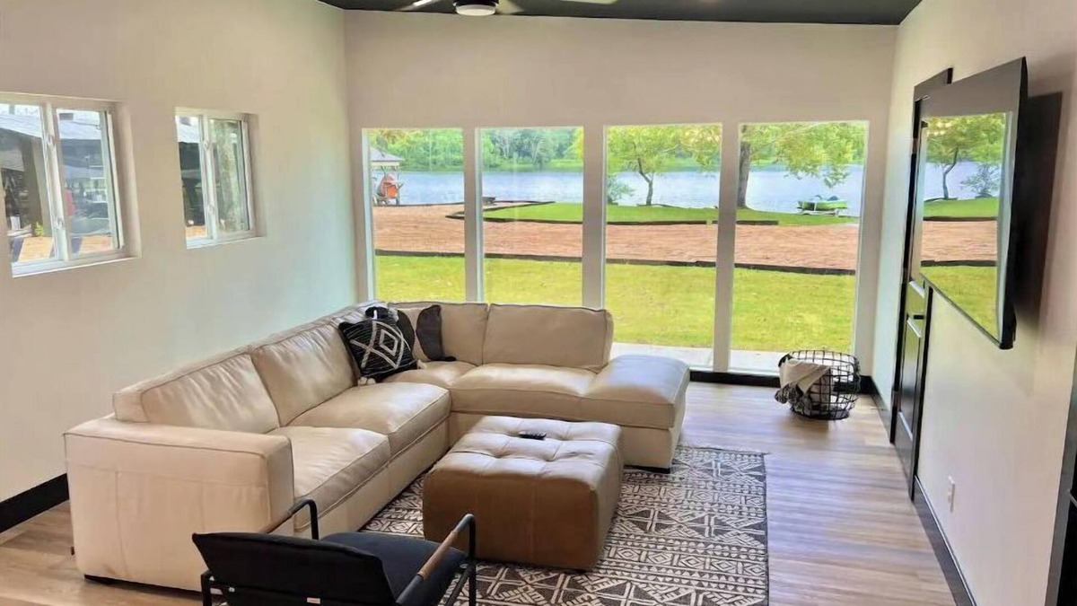 Wetumpka House | Game Day Suites on Jordan