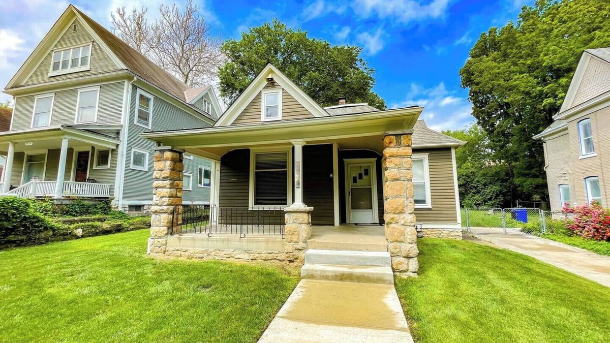 Southmoreland House | GAME House - W/Fenced Yard.