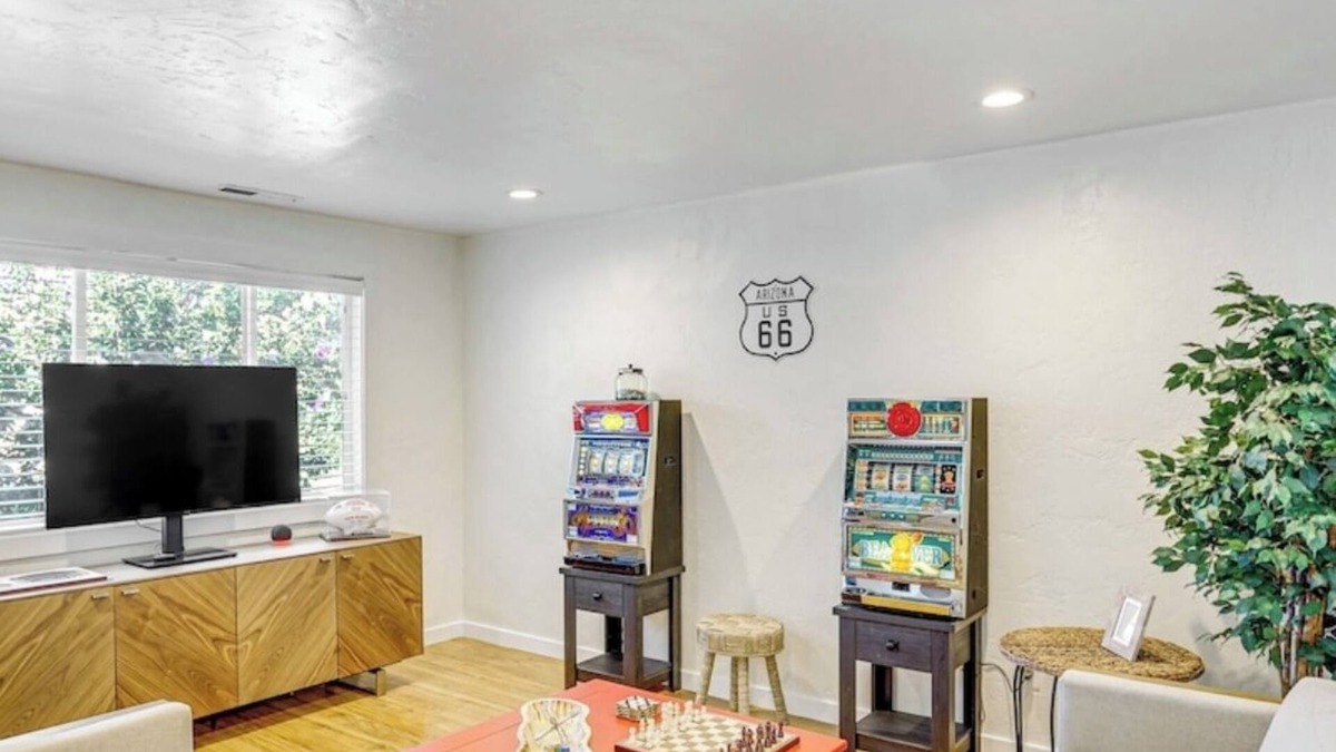 Southeast Boise House | Game Night Condo w/Darts, Pool and More