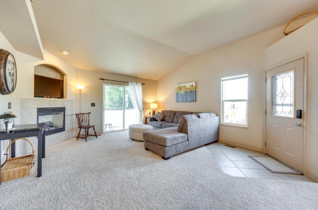 Village Seven House | Game Room Centrally Located Colorado Springs Gem