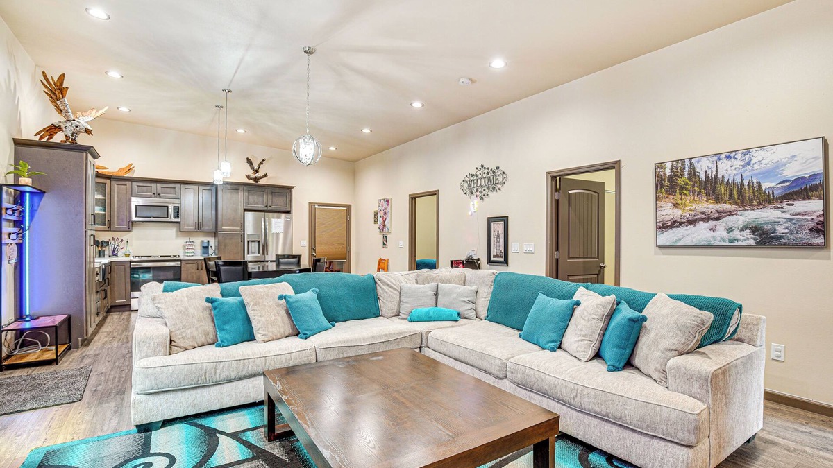 Prairie Ridge House | Game Room, Hot Tub & Mtn View: Bonney Lake Retreat