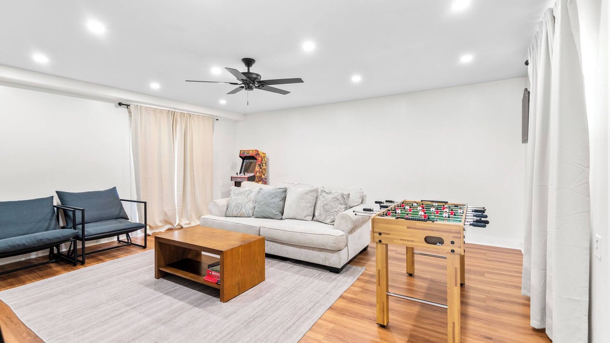 Norwalk House | Game Room & In-Unit Laundry - 15 Min to Disney!