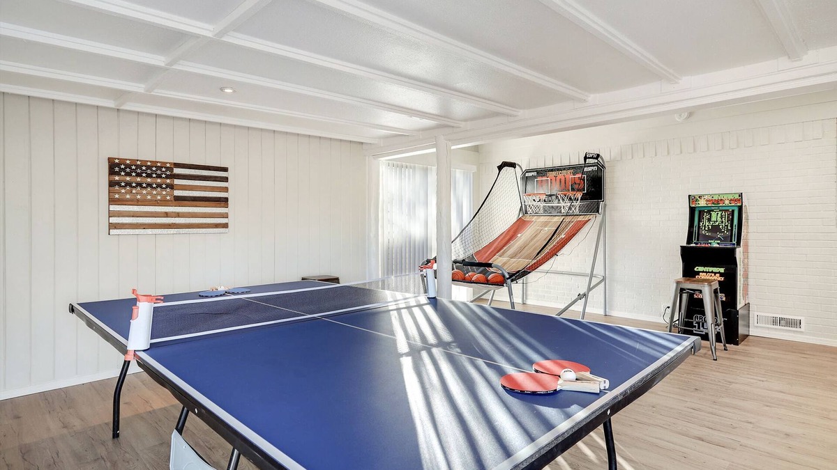 Paradise Hills Civic House | Game Room - Mountain Views - King Bed - near Golf Course - Intel - Rust Medical