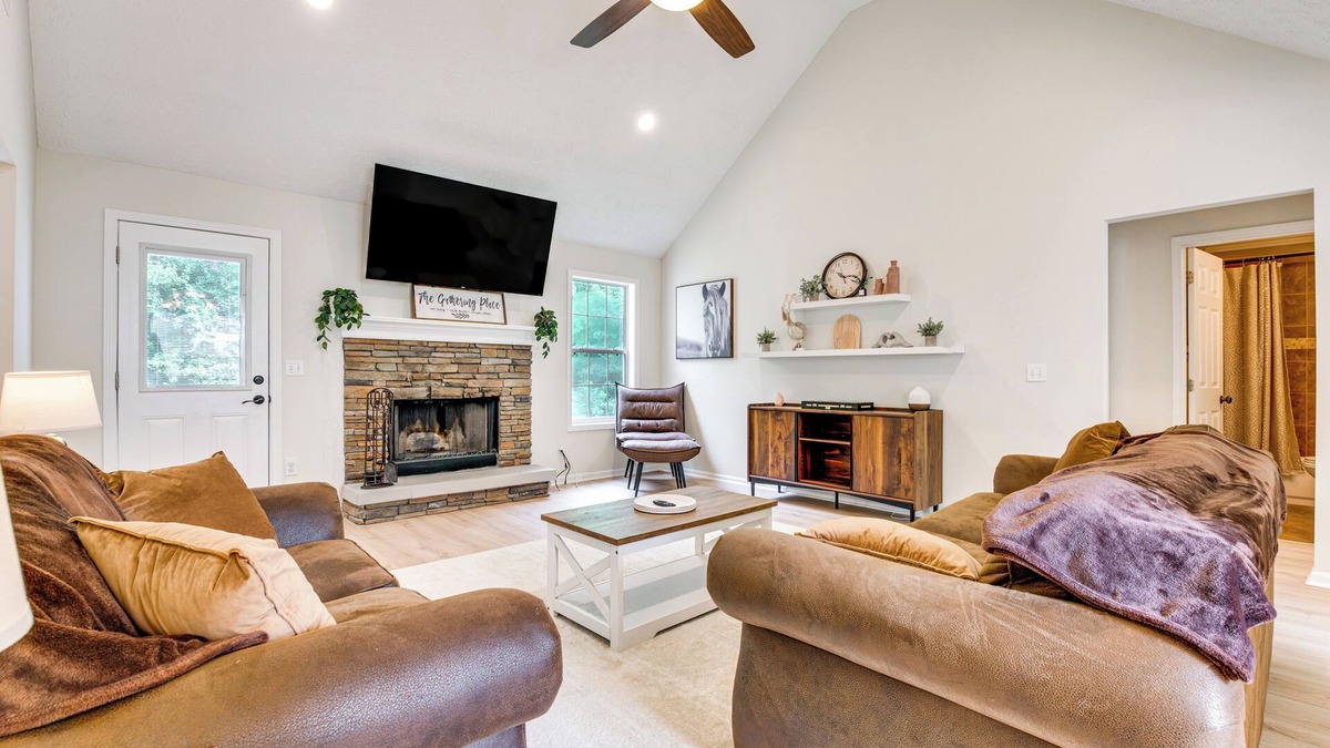 Dacula House | Game Room & Peaceful Deck: Dacula Family Home