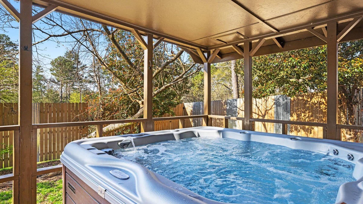Ringold Cabin | Game Room with pool table and ping pong, hot tub, less than a mile from lake