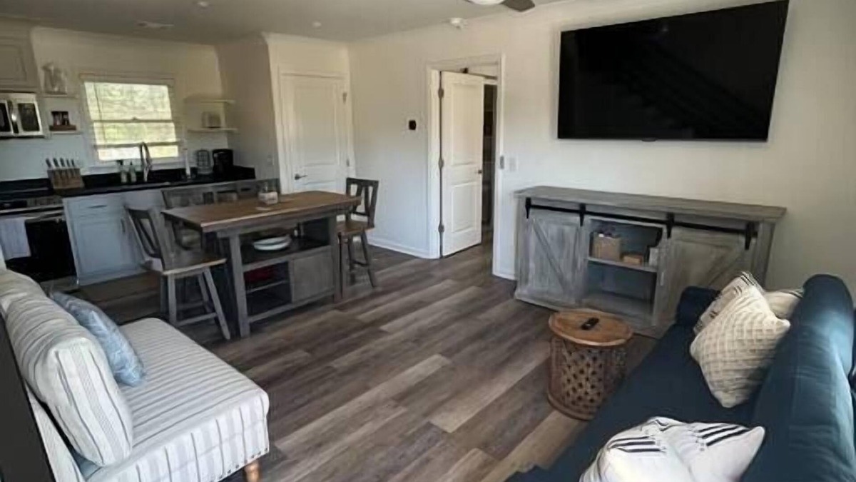 Auburn Condo | Gameday Comfort, 2br/2ba, 5 mins walk to Stadiums!
