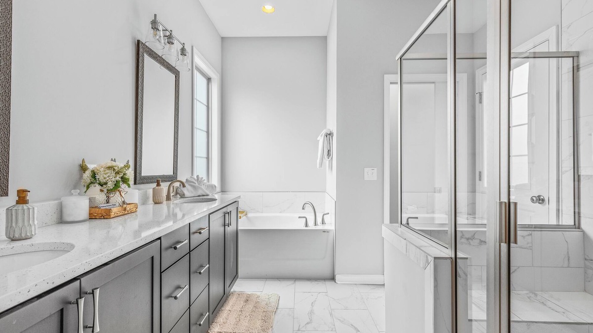 Gunter Afs House | GameDay Fun ' Grill ' 1GB Wi-Fi ' Arcade ' Parking ' Towel Warmer ' 2 Car Garage