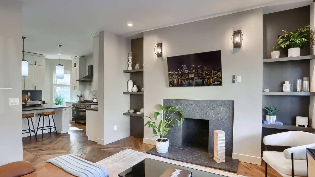 Brighton Heights House | Gameroom, Gym + 2 King Suites Book Your Stay!