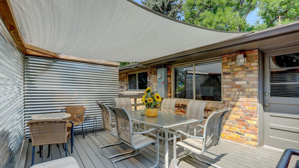 Columbine Valley House | Games, Art & Pot Friendly with ZenDen near Downtown Littleton-Denver