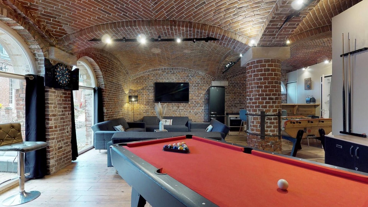 Talmas Cottage | Games room in a stable 6 people 15min Amiens