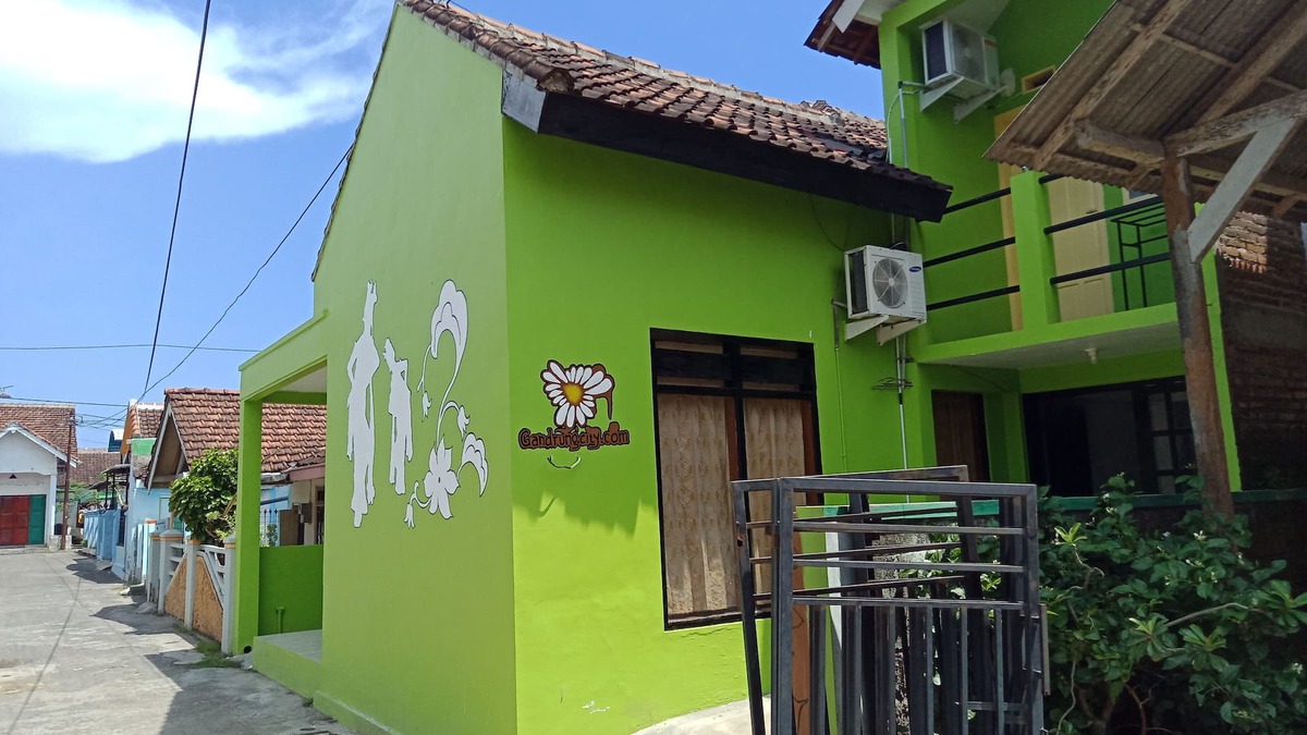 Banyuwangi Bed & Breakfast | Gandrung City Hostel travelers