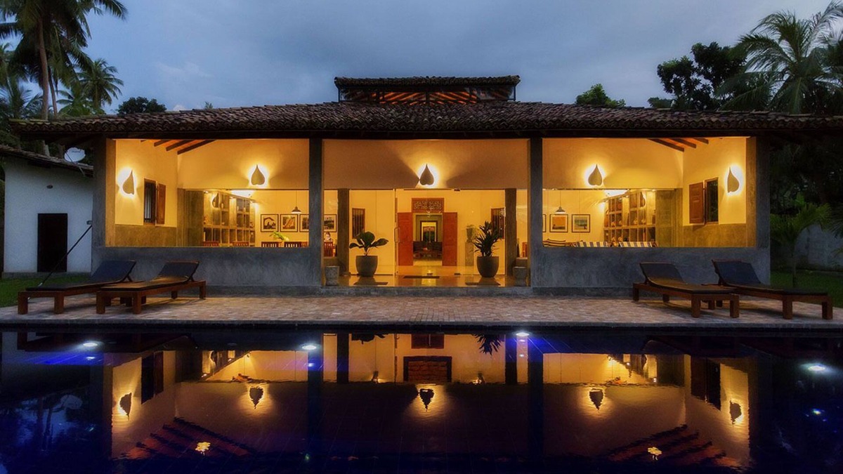 Hikkaduwa House | Gangananda - Stunning Lakeside Villa With Large Pool Near The Sea