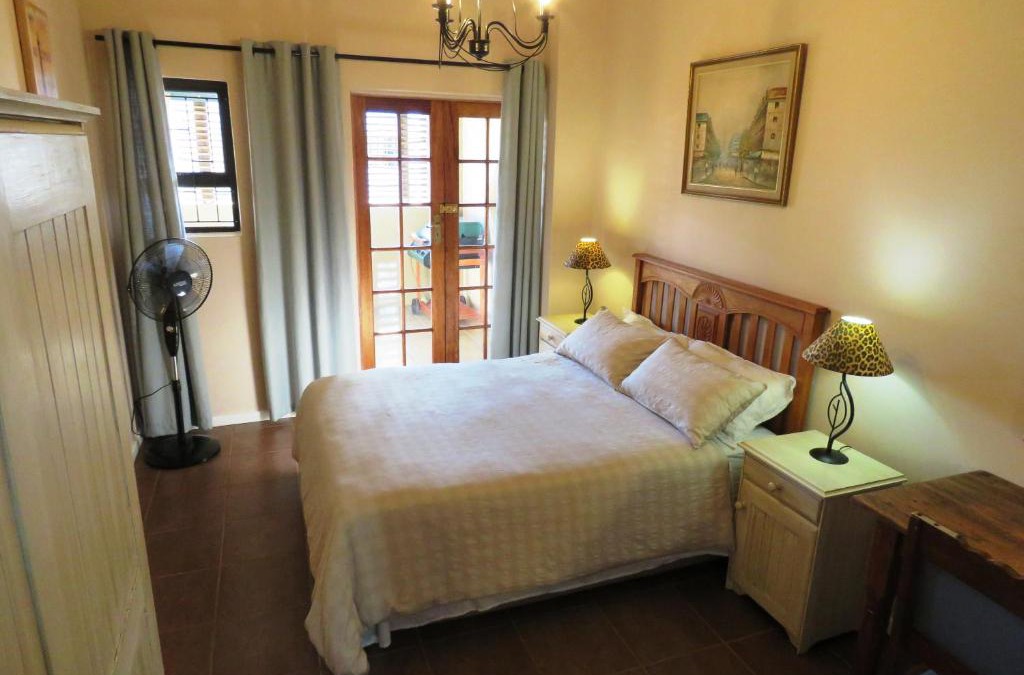 Gansbaai Apartment | Gansbaai Central Accommodation Sleeps 2 adults and 2 kids under 10 years