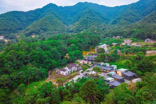Seojong House | Gapyeong Vistahill Pension