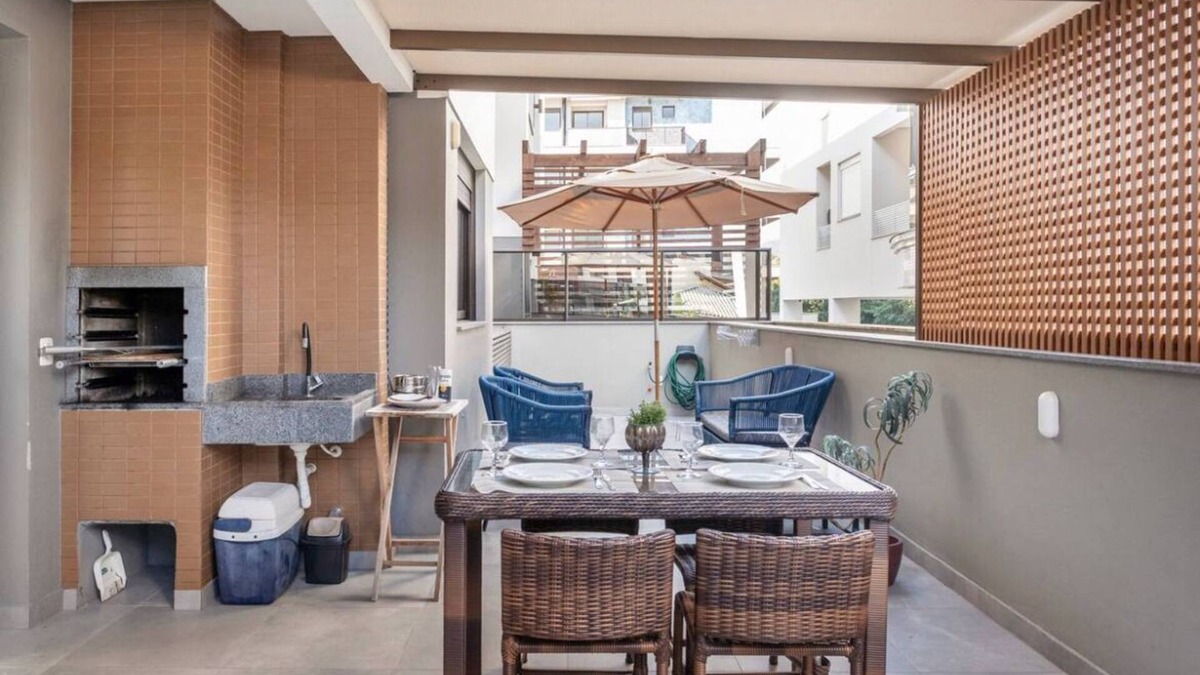 Governador Celso Ramos Apartment | Garden apartment in Praia de Palmas