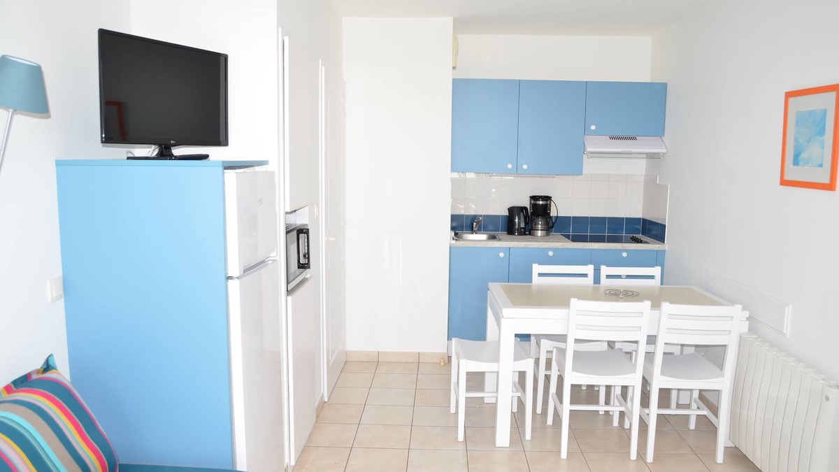 Chateau-d'Olonne Apartment | Garden apartment with terrace, sea view and swimming pool