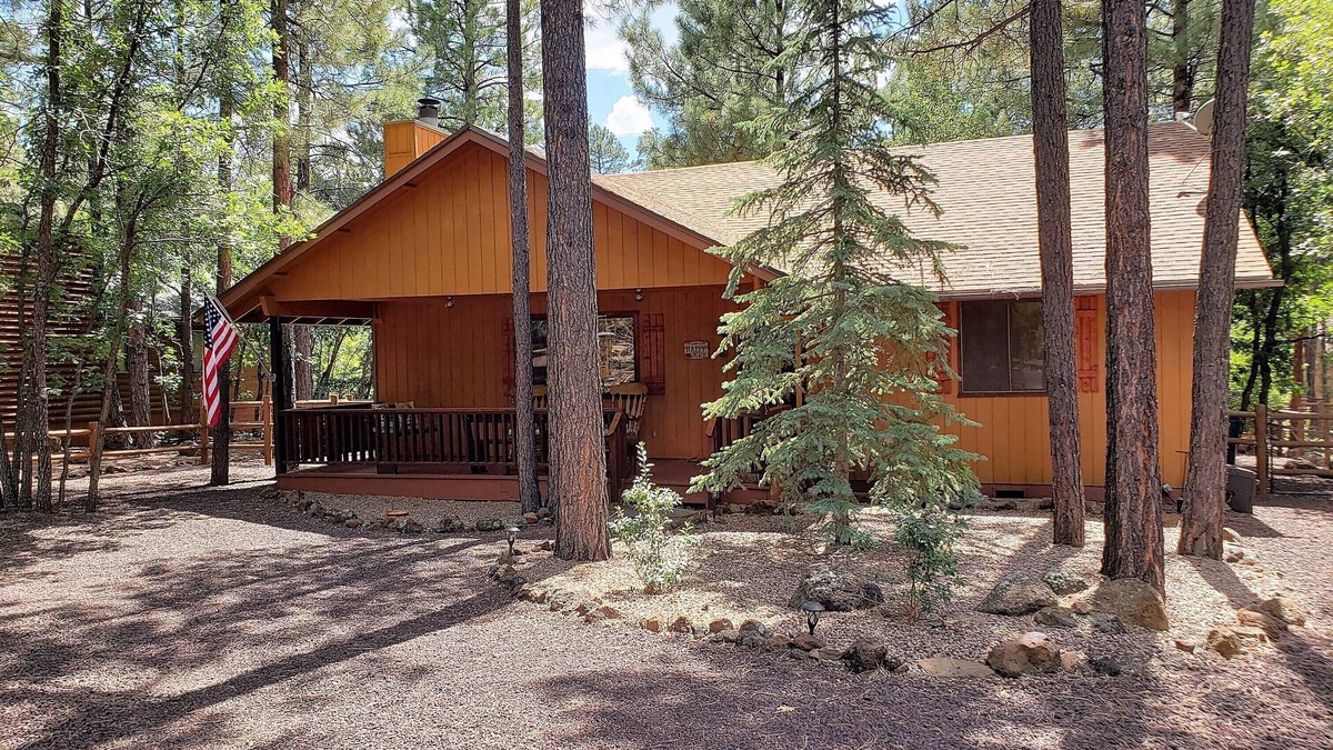 Pinetop Cabin | GARDEN CABIN W/FENCED YARD, With A/C