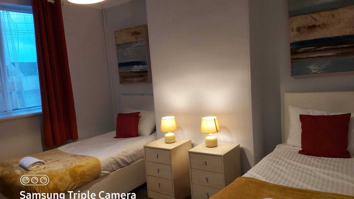 Gedling Apartment | Garden City House - Huku Kwetu (Notts)