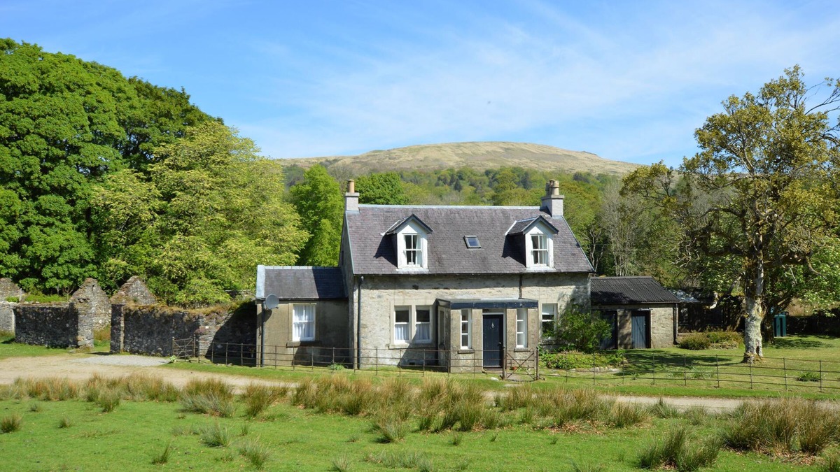 Strachur Cottage | Garden cottage, estate property set in amazing gardens, pet friendly, Wi-Fi