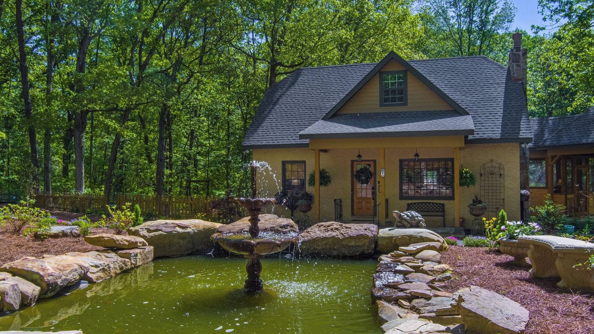 Valley Head Cottage | Garden Cottage-historic cottagew/hot tub