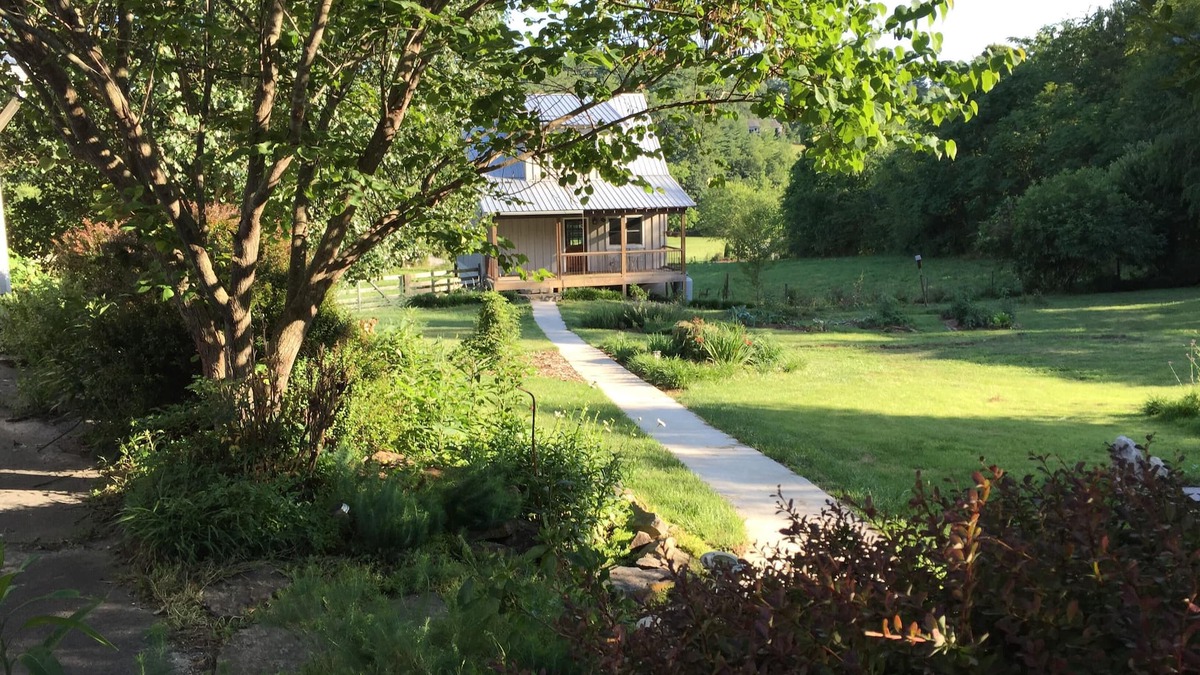 Fairview Cottage | Garden Cottage near Asheville and Blue Ridge Parkway