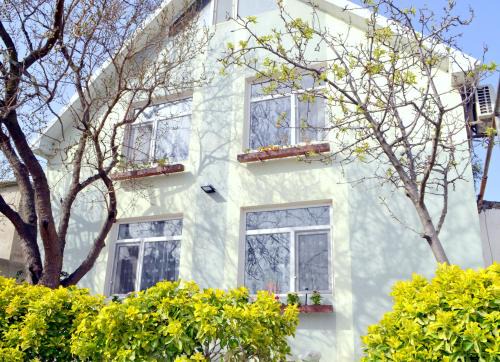 Baku House | Garden Cottage near Beach, Airport