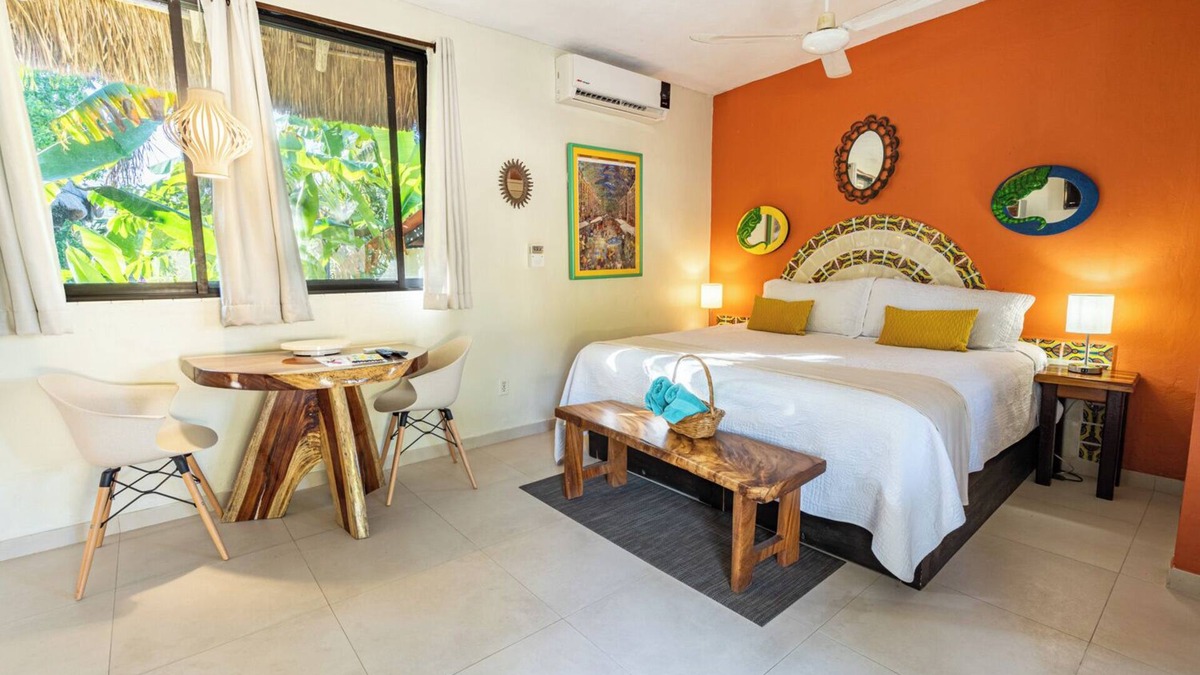 Isla Mujeres Cottage | Garden Cottage Perla at Villa Makax. The sargaso free beach is steps away