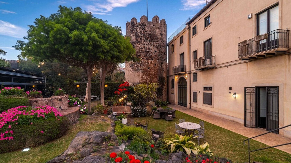 Ognina Apartment | Garden Escape by Wonderful Italy