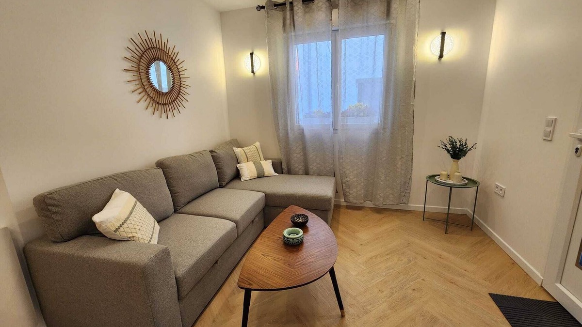 Sartrouville Apartment | Garden Guesthouse Near Paris