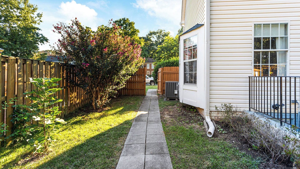 Montclair Apartment | Garden Hallow, Entire Private Guest Suite