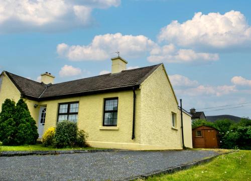 Clogheen House | Garden Holiday Cottage by Trident Holiday Homes