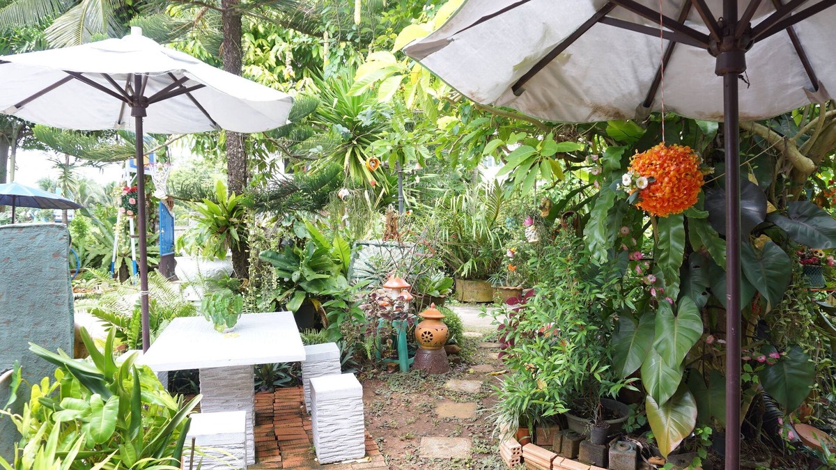 Makham Tia House | Garden Homestay Suratthani