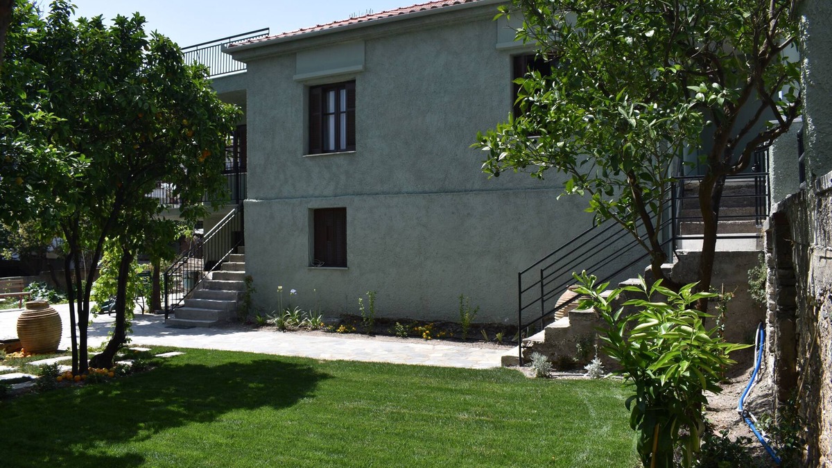 Nea Anchialos House | Garden House - 5min from the beach!