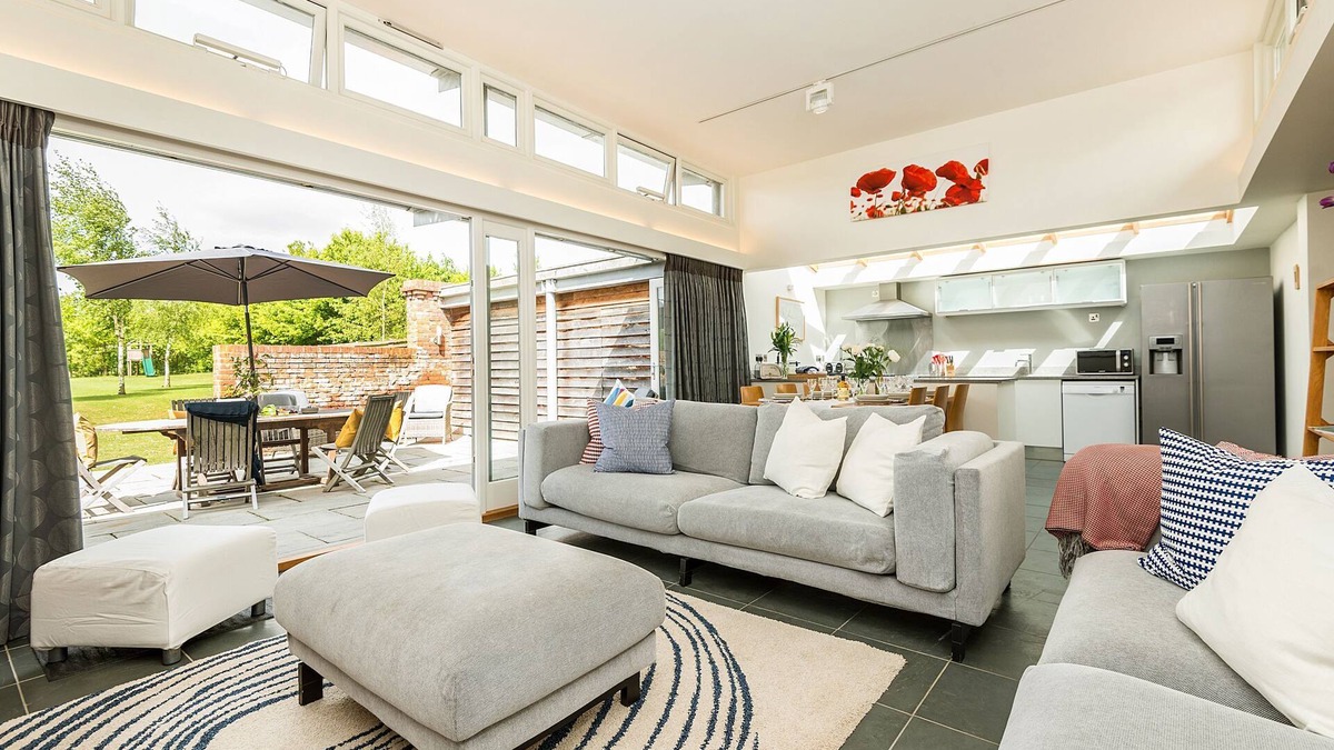 Sculthorpe Cottage | Garden House - a cottages sleep 6 that sleeps 6 guests in 3 bedrooms
