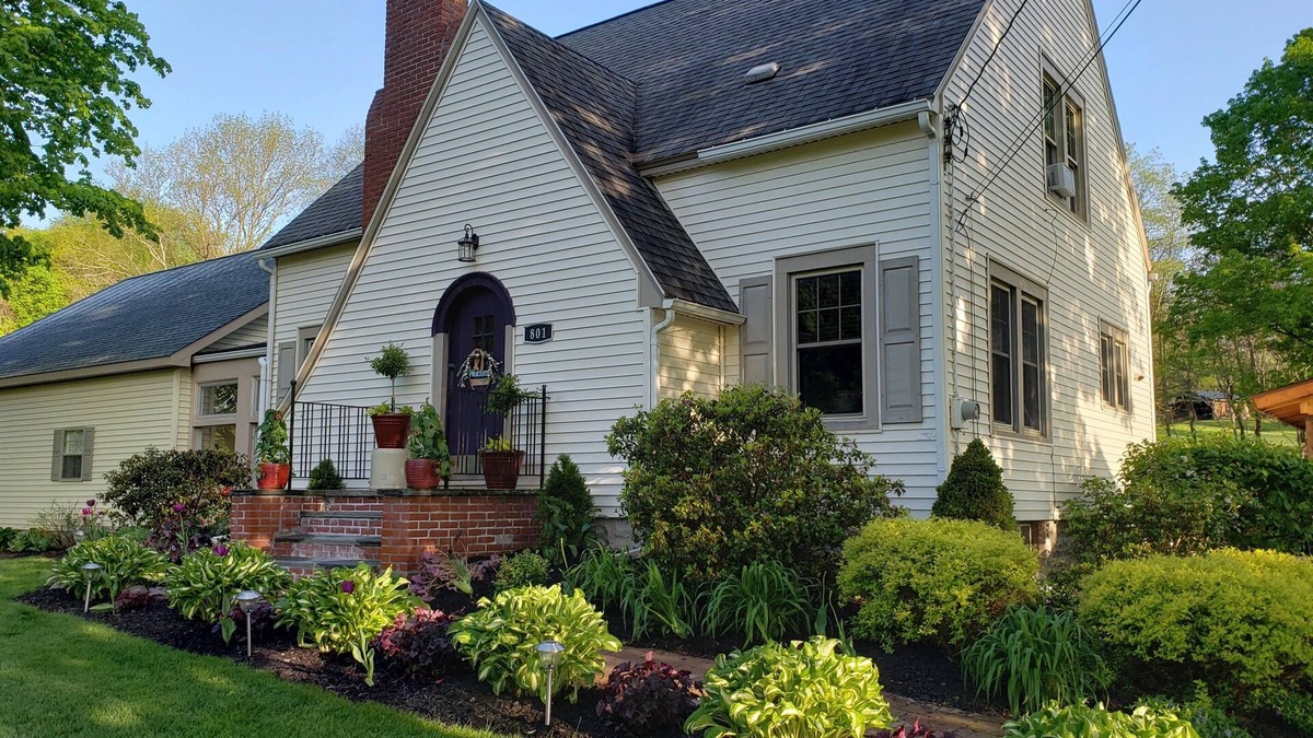 Oneonta House | Garden House - Close to All Star Village, beautiful gardens, game room