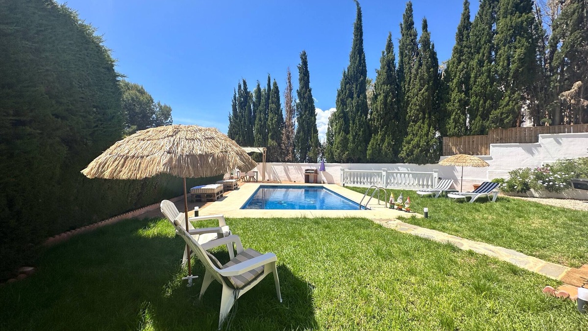 Cerrado de Calderon Ski Chalet | GARDEN HOUSE Malaga City