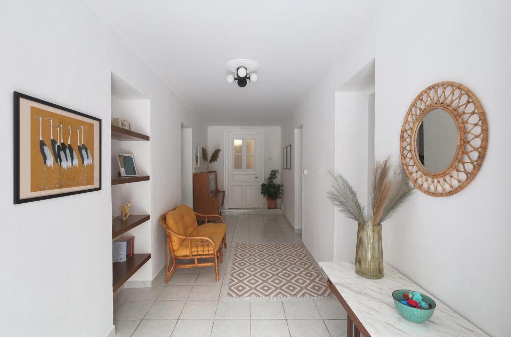 Drama Apartment | Garden House Retreat