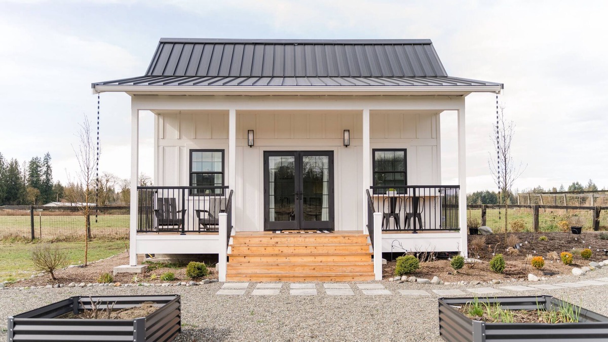 Jordan Road-Canyon Creek Apartment | Garden House Studio steps away from the river
