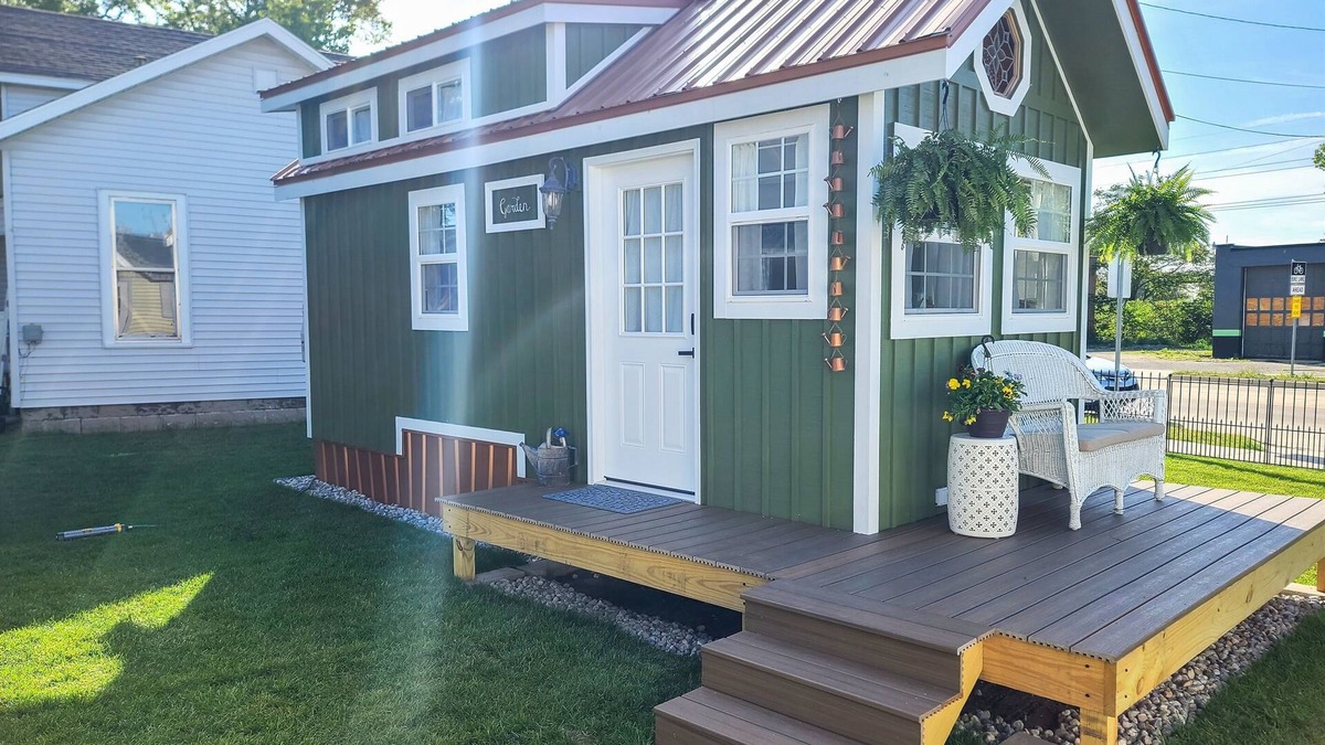 Lakeside Apartment | Garden House - Tiny Digs Lakeshore