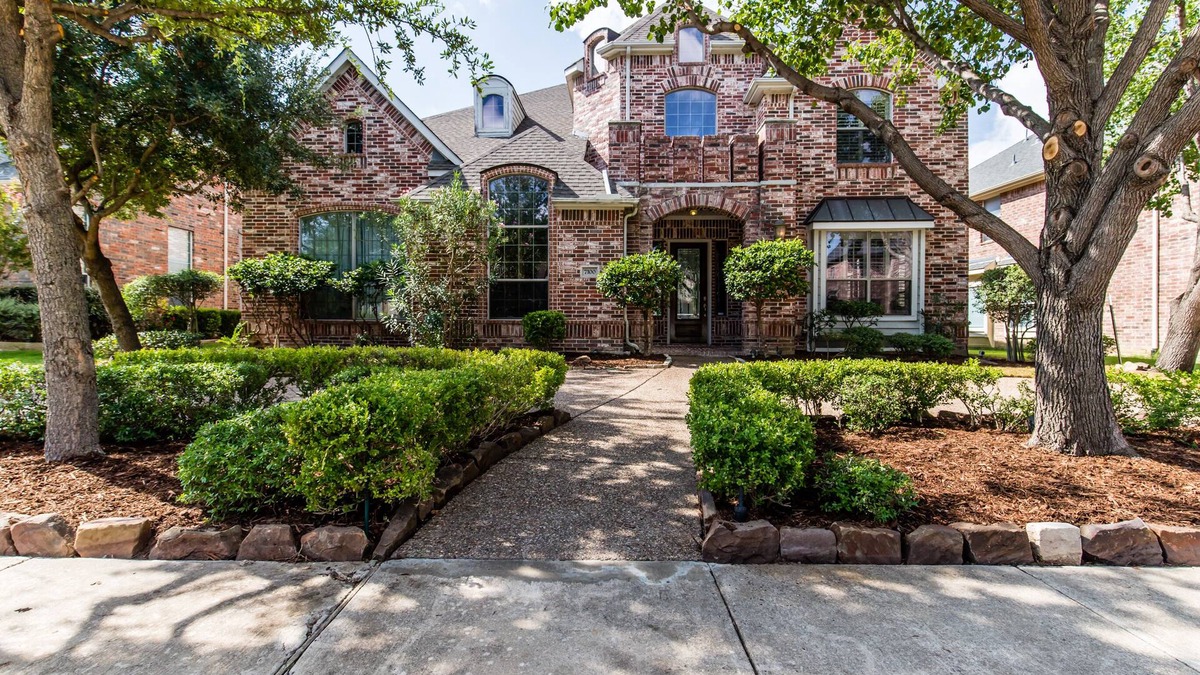 Plano House | Garden Laurel: 5-Bedroom Placid Getaway