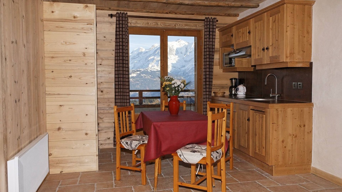 Cordon Ski Chalet | Garden level "Mt Joly", facing the Mt Blanc range, sleeps 1 to 4.