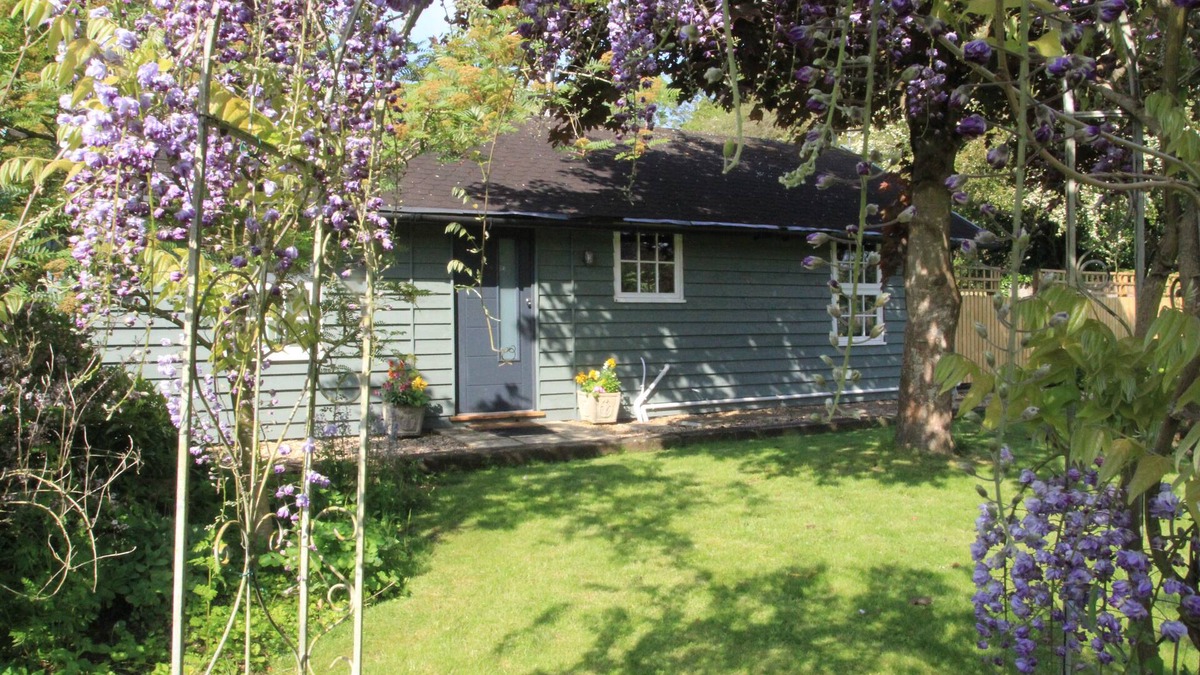 Debenham House | Garden Lodge - One Bedroom House, Sleeps 2