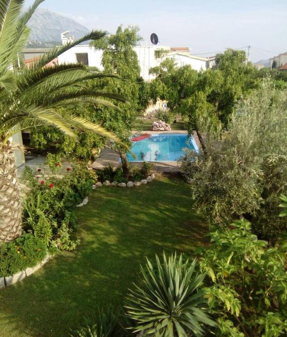 Burtaisi Apartment | Garden