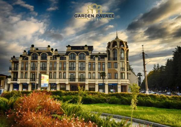 Zugdidi Hotel | Garden Palace