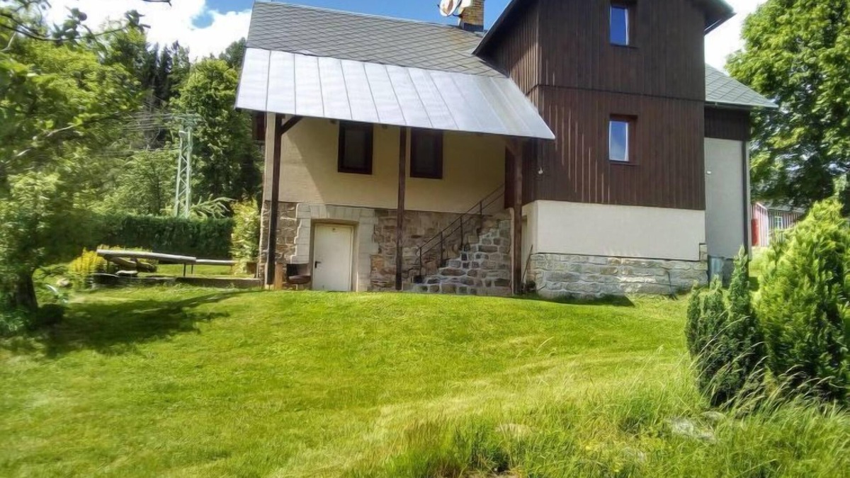 Zlata Olesnice House | Garden & Pets Escape by Interhome