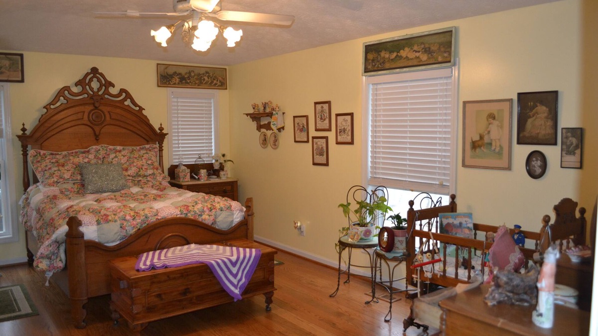 Dadeville Bed & Breakfast | Garden Room in Paradise Bed and Breakfast on Lake Martin