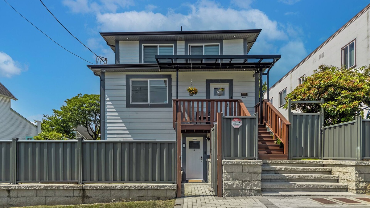 New Westminster House | Garden Suite 2-Bed/1-Bath ncan be Interconnected with additional Suite