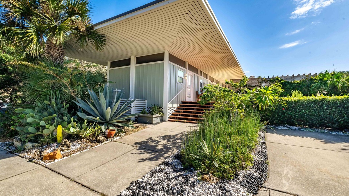 Atlantic Beach Condo | Garden Suite in midcentury modern oceanfront estate with oceanfront pool