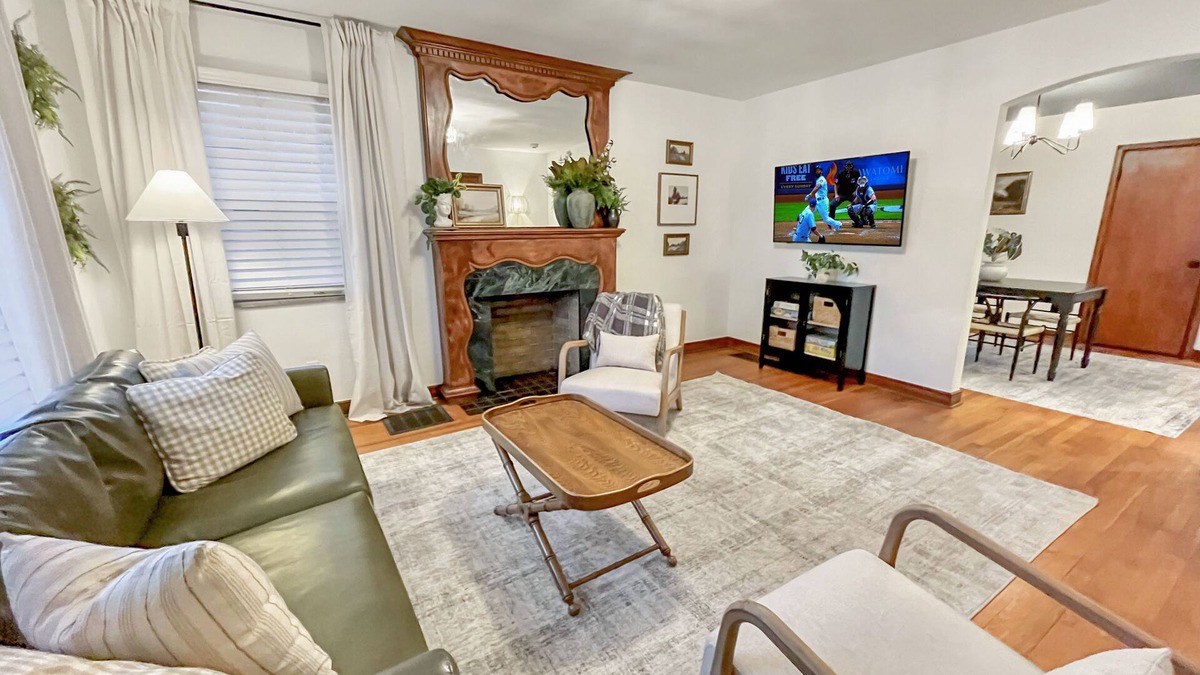 Grandview Heights Condo | Garden Suite - Sauna + King Bed! -Central location
